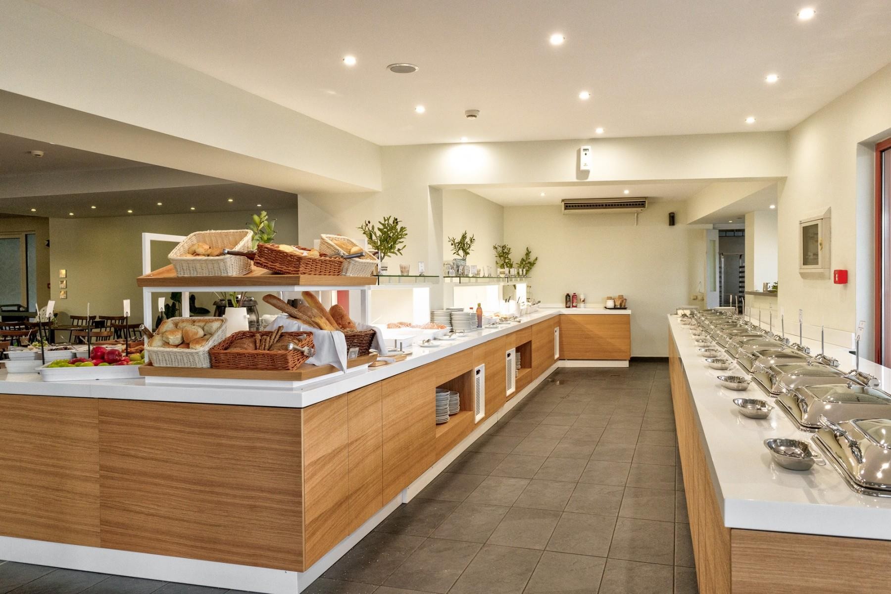 WHITE OLIVE PREMIUM LAGANAS 18