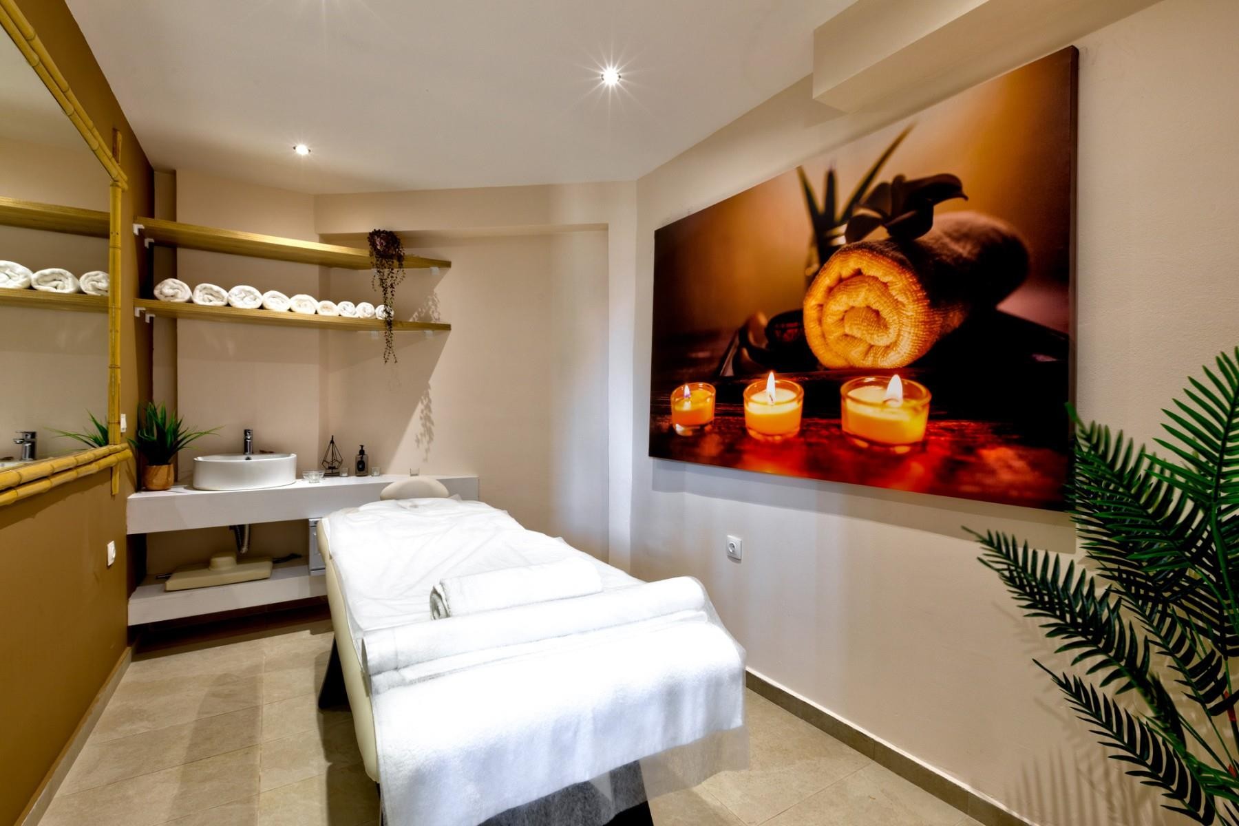 WHITE OLIVE PREMIUM LAGANAS 28