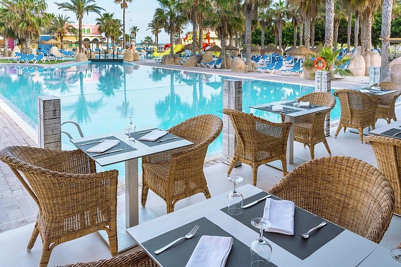 Mediterráneo Bay Hotel Spa & Resort 9
