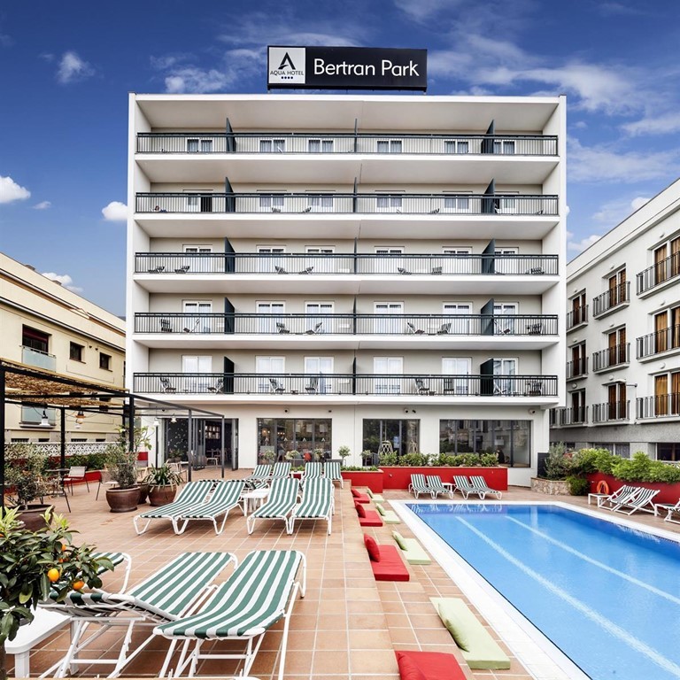 Aqua Hotel Bertran PARK