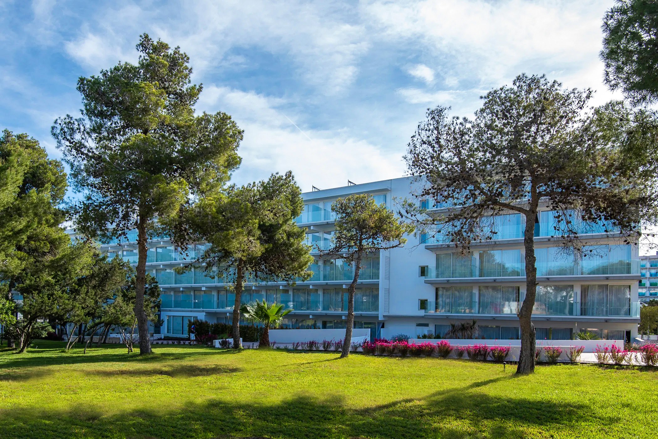 Els Pins Resort & Spa 9