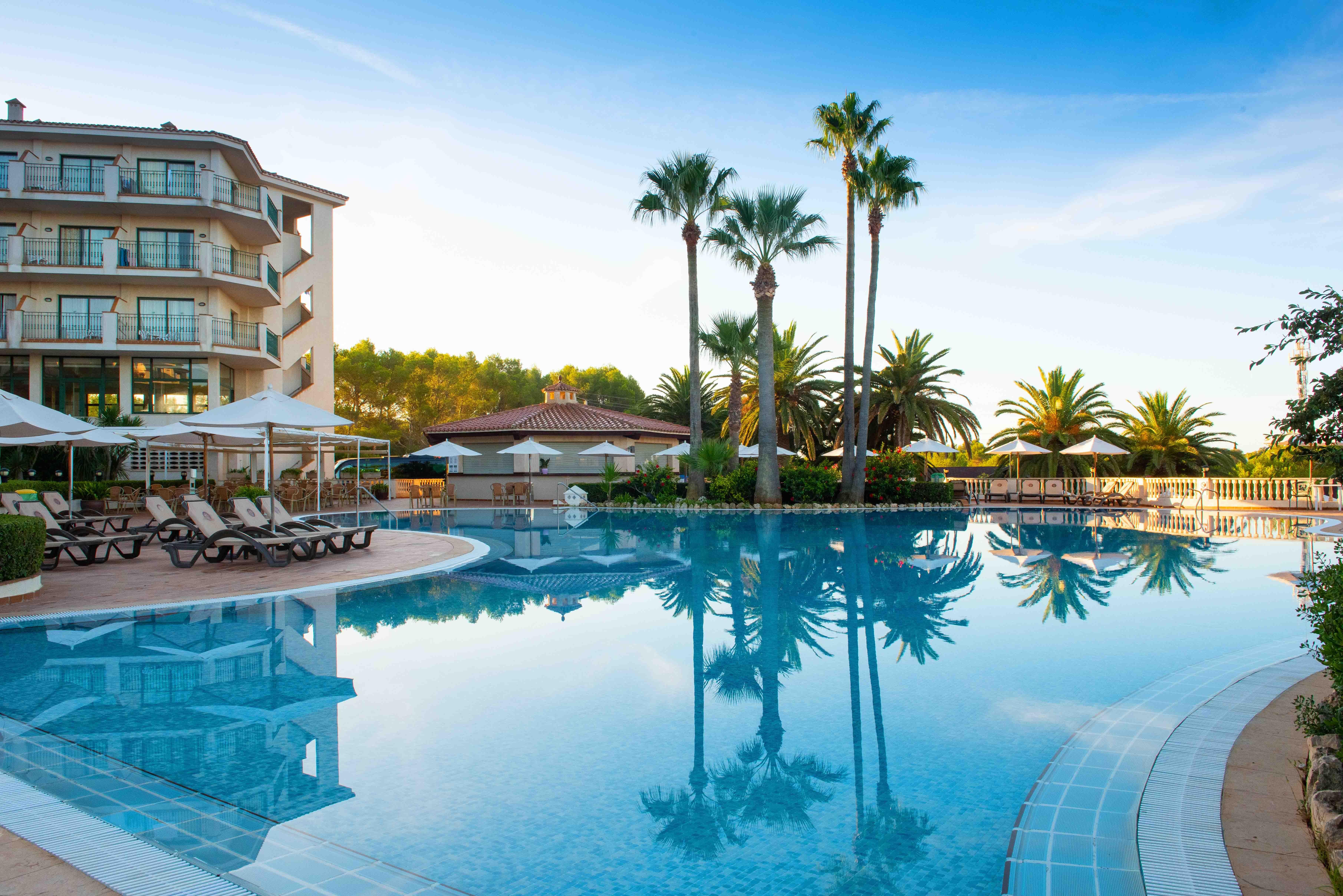 Valentin Son Bou Hotel y Apartamentos