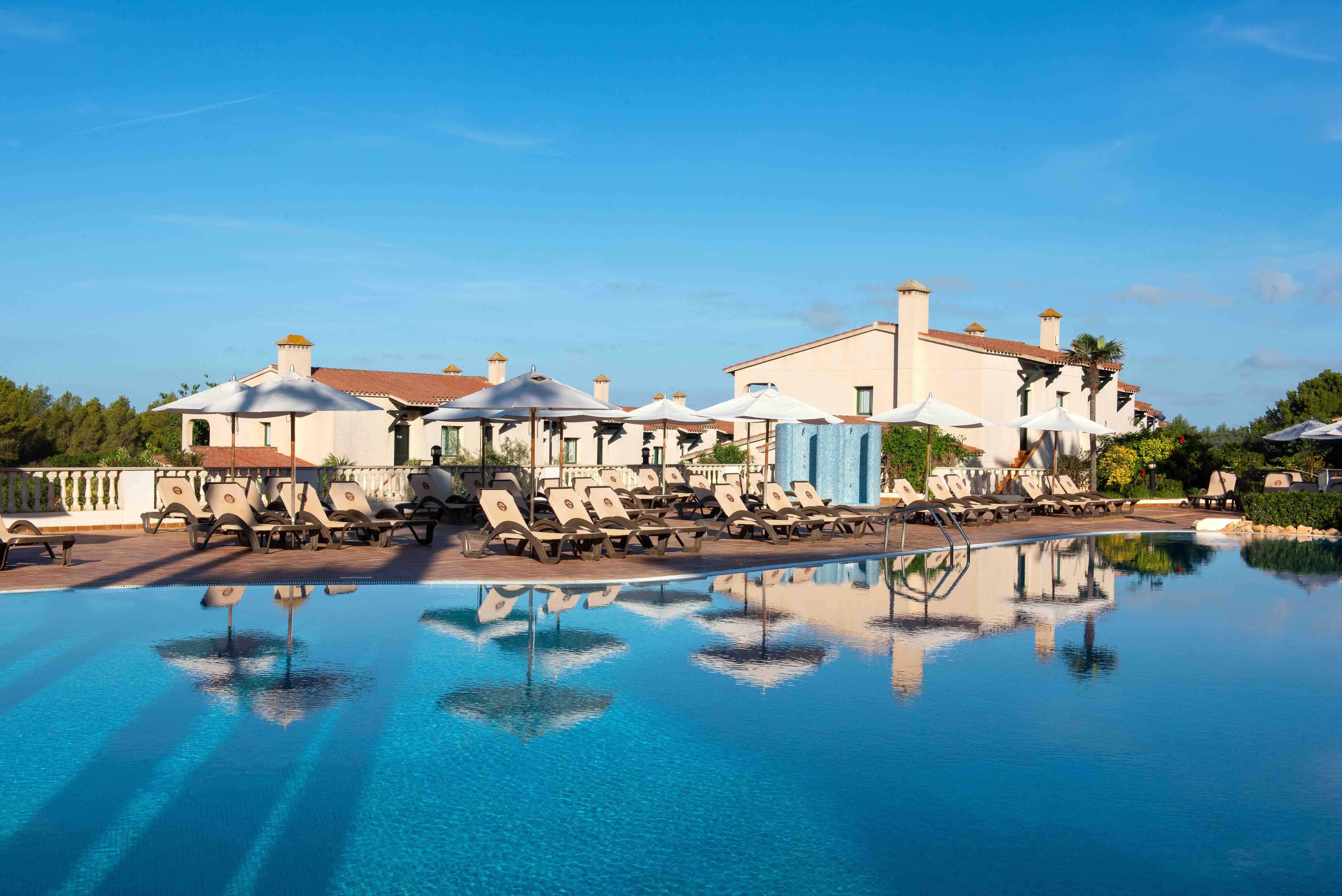 Valentin Son Bou Hotel y Apartamentos