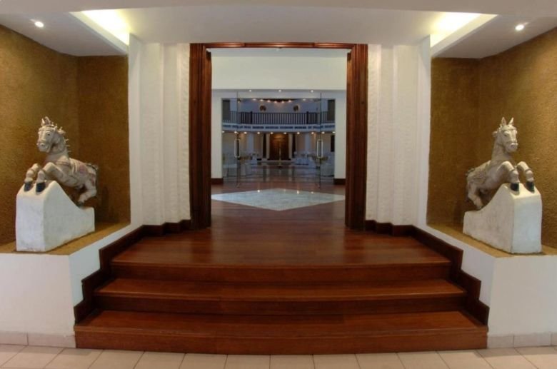 Royal Palms Beach Hotel
