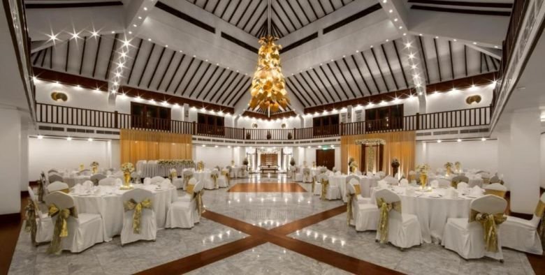 Royal Palms Beach Hotel