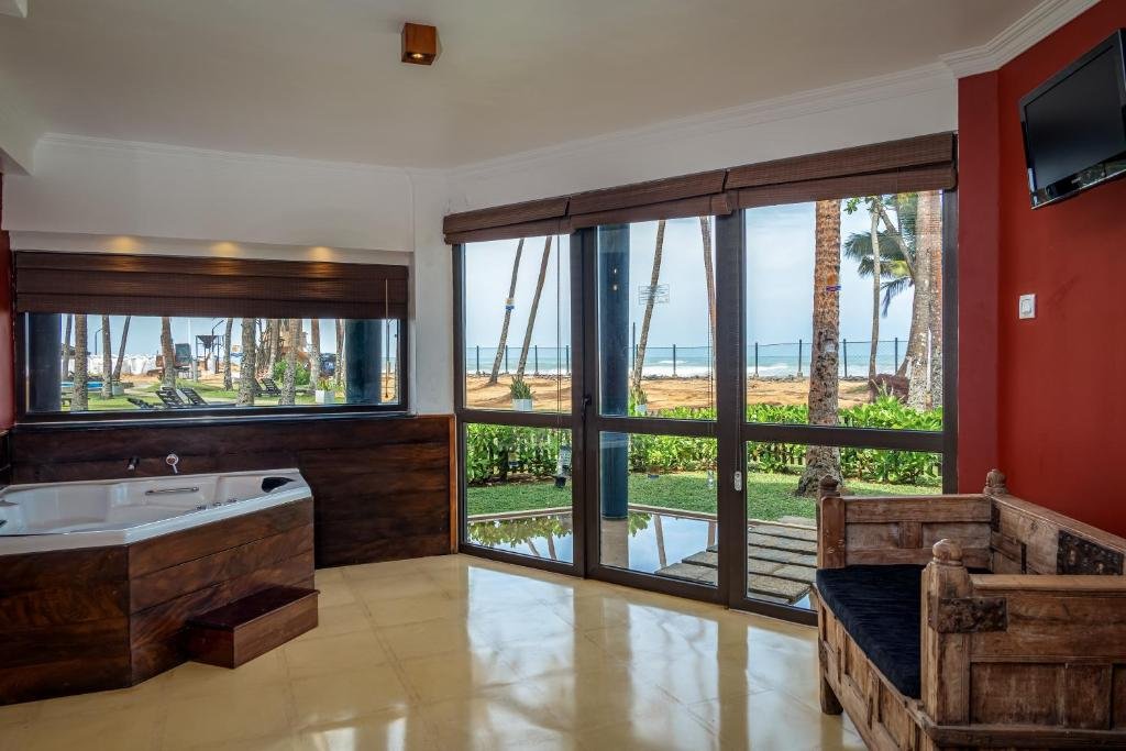 Tangerine Beach Hotel