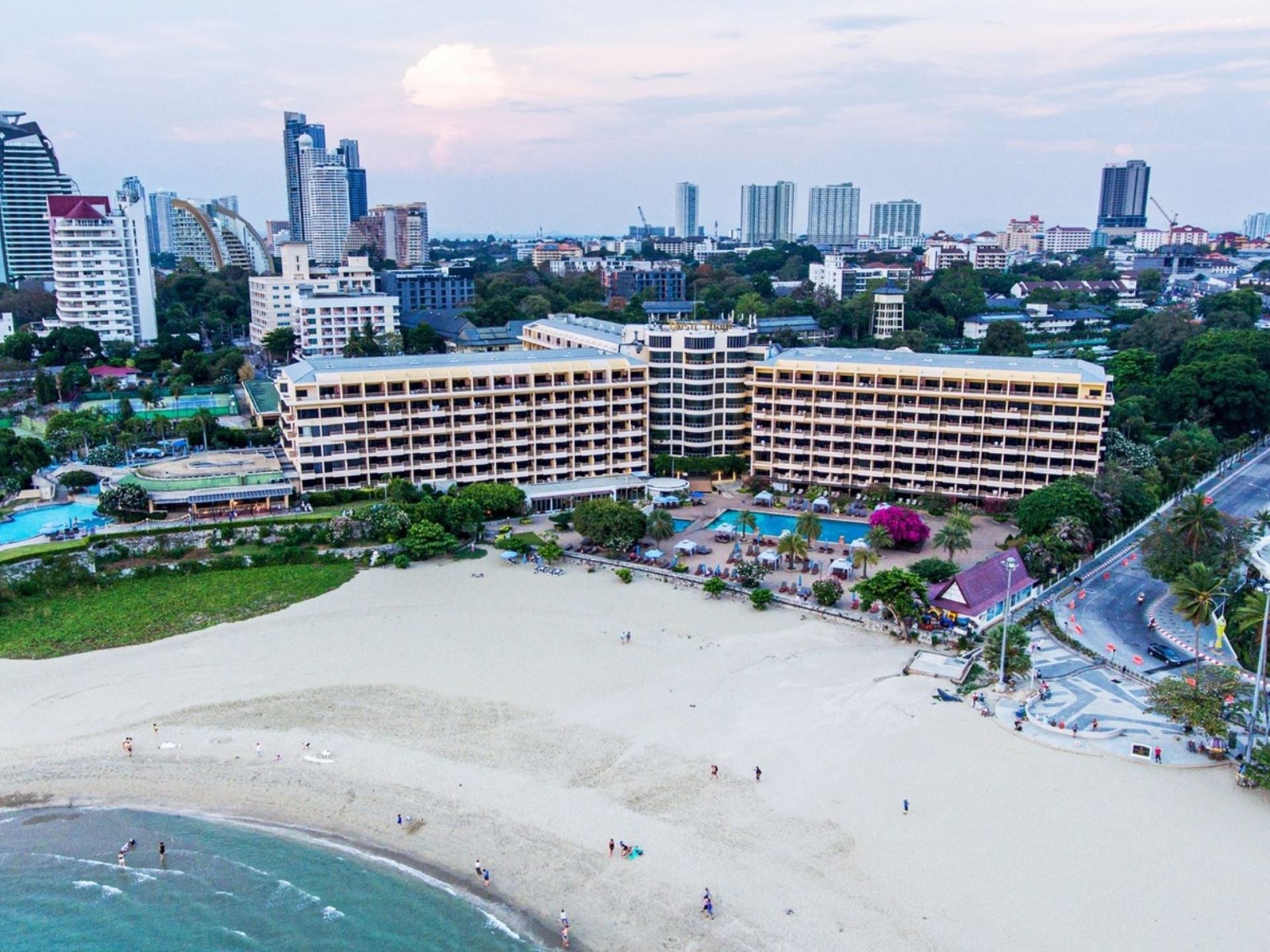 Dusit Thani Pattaya