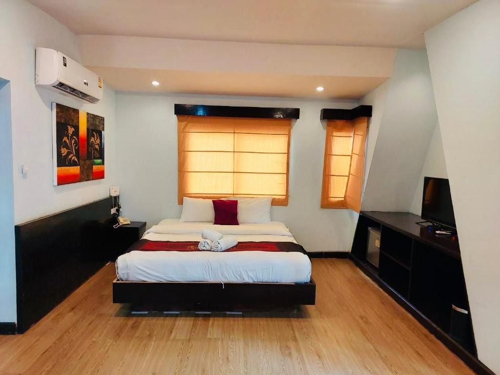 Palm Paradise Hotel