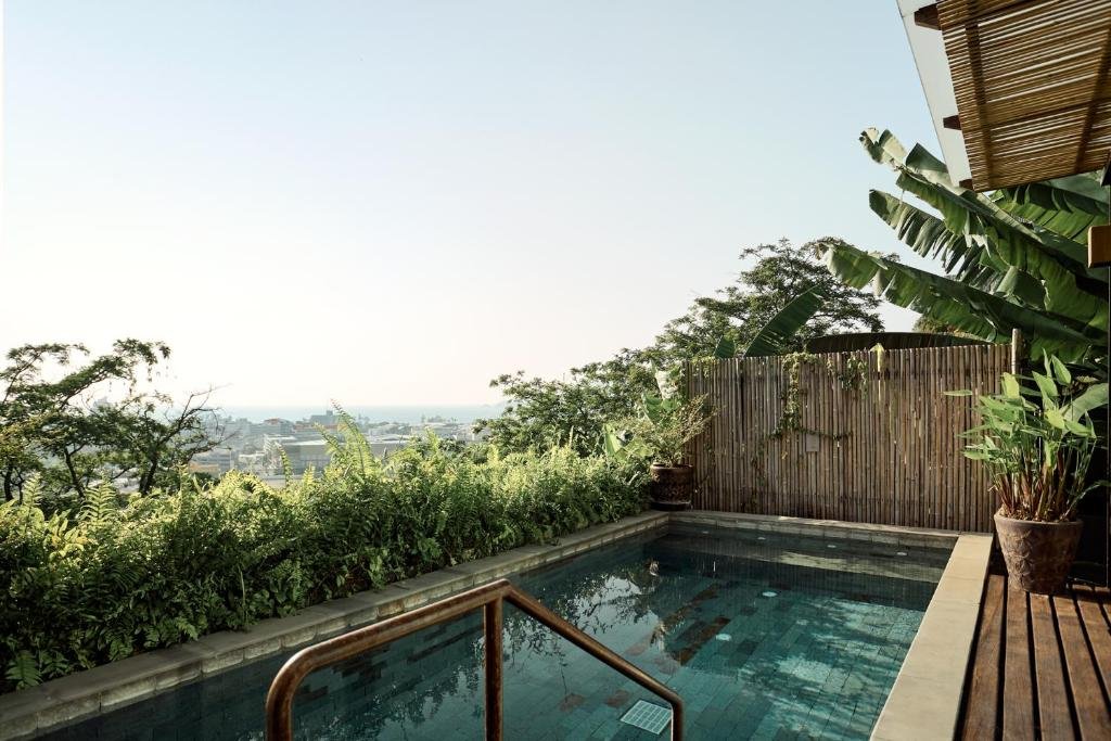 Dinso Resort and Villas Phuket Vignette Collection