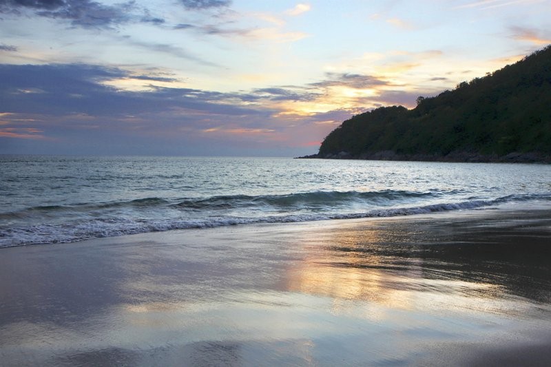 Le Meridien Phuket Mai Khao Beach Resort