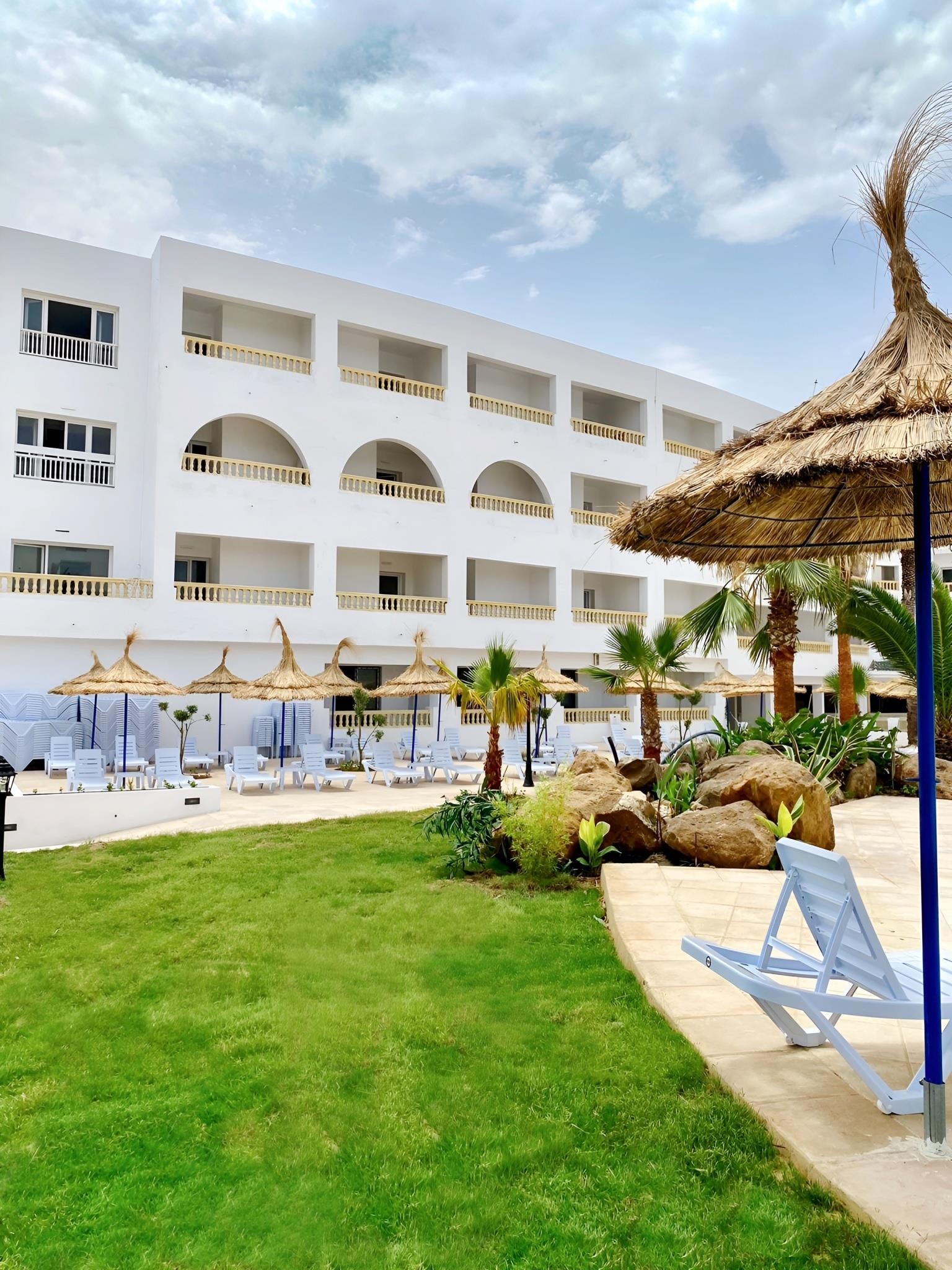 Aquaterra Bahia Beach Hotel - 10 Popup navigation