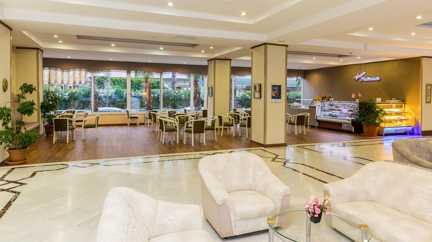 LETOILE HOTEL