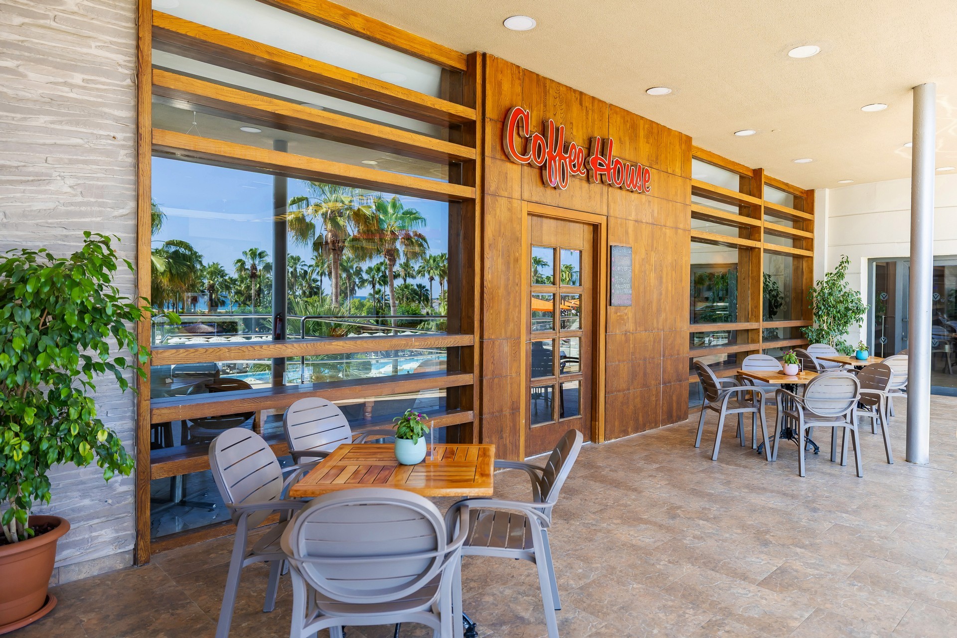 VONRESORT Golden Coast 34