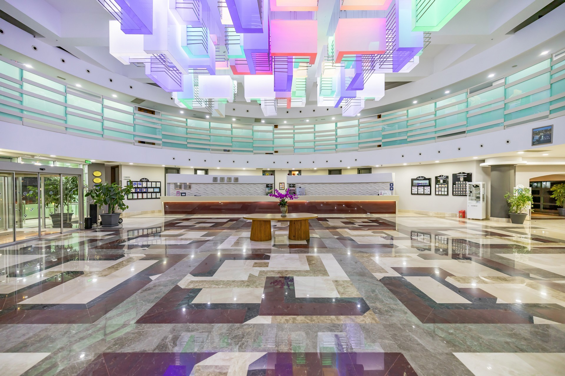 VONRESORT Golden Coast 52