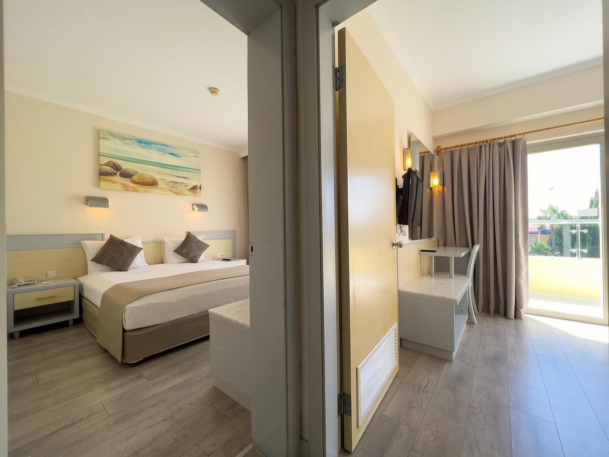 TT Hotels Pegasos World 25